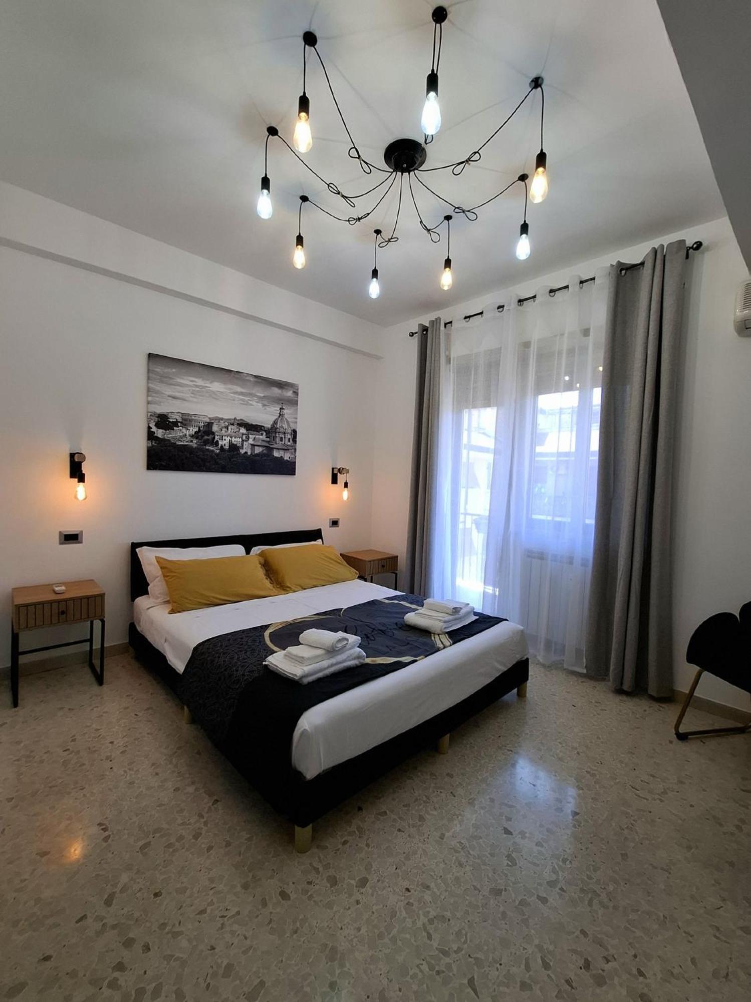 Lumina - Bilocale Luminoso Vicino Metro C Apartment *